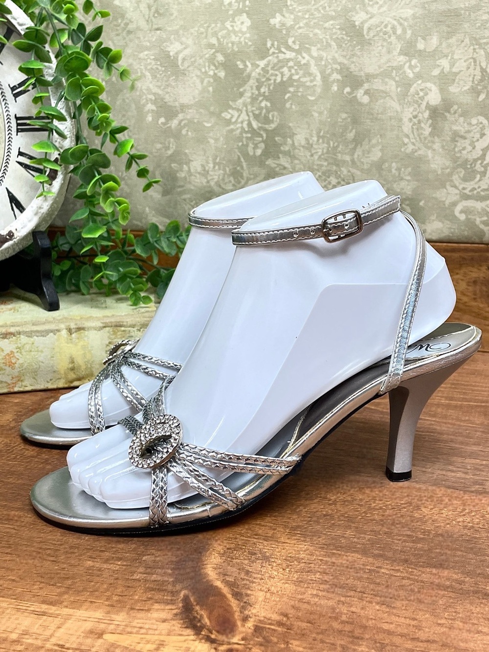 Vintage Y2K Wild Rose Silver Rhinestone Strappy Heels Braided Sandals Size 7